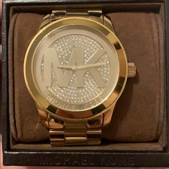 Micheal Kors watch - Picture 3 of 3